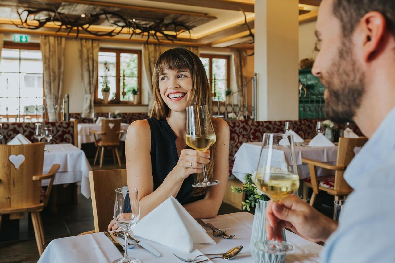 Ortner'S Resort Bad Fussing Exterior photo Restaurant