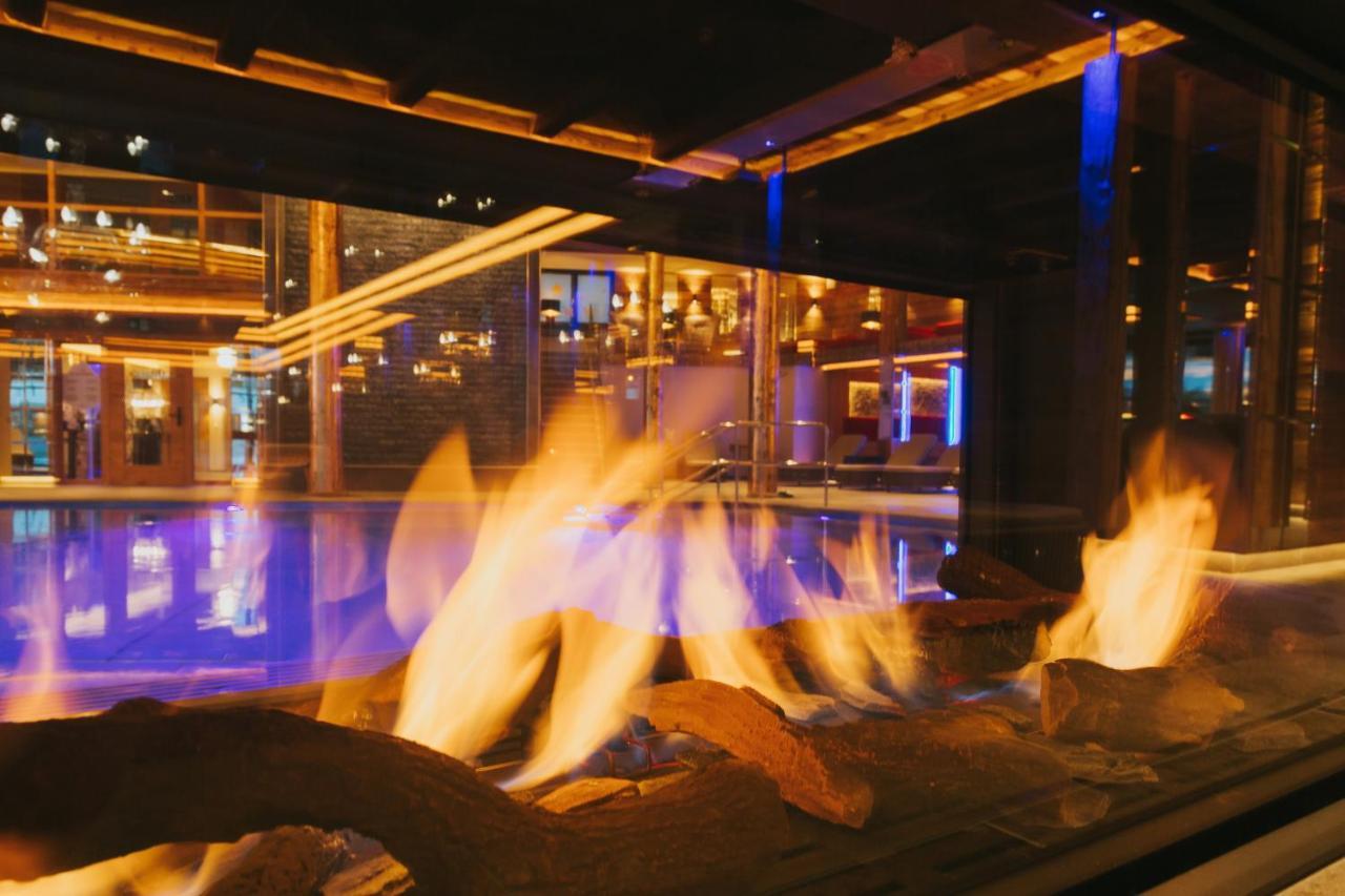 Ortner'S Resort Bad Fussing Exterior photo The fireplace at the lobby