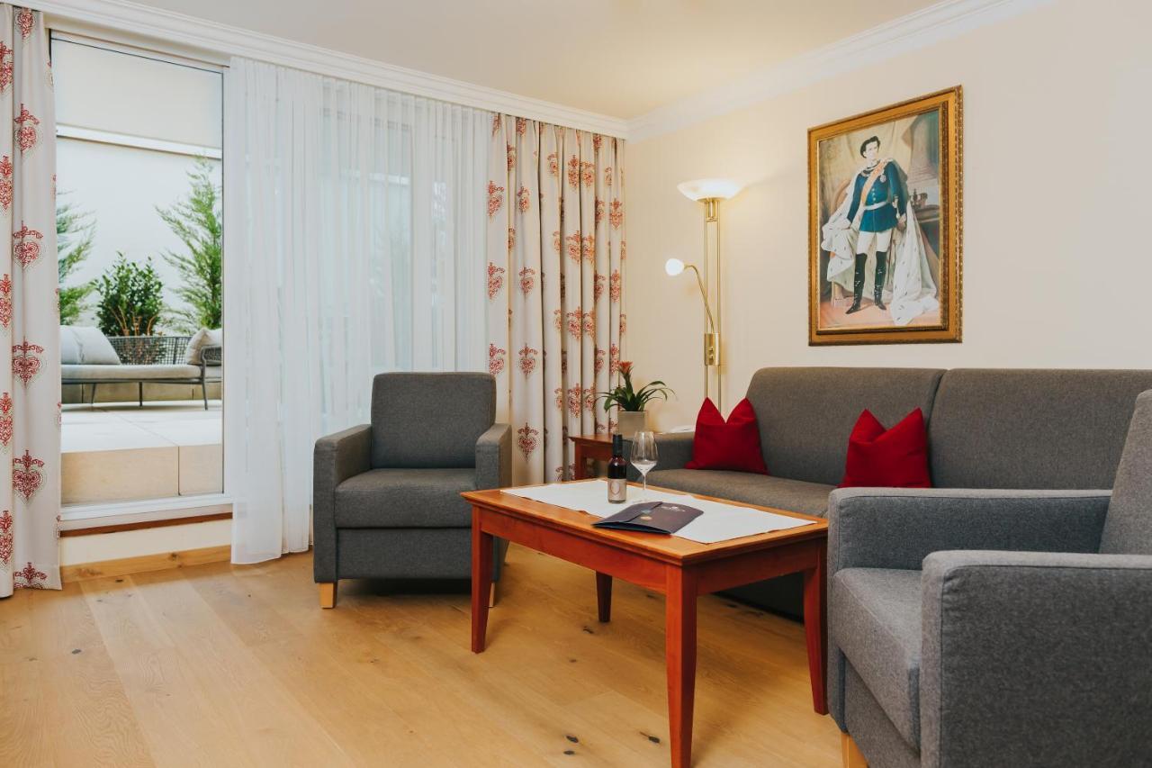 Ortner'S Resort Bad Fussing Exterior photo A living room