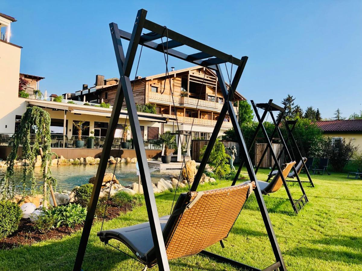 Ortner'S Resort Bad Fussing Exterior photo A swing